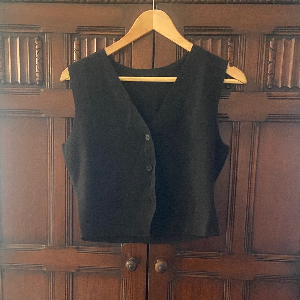 GAP Black Knit Fabric Vest
